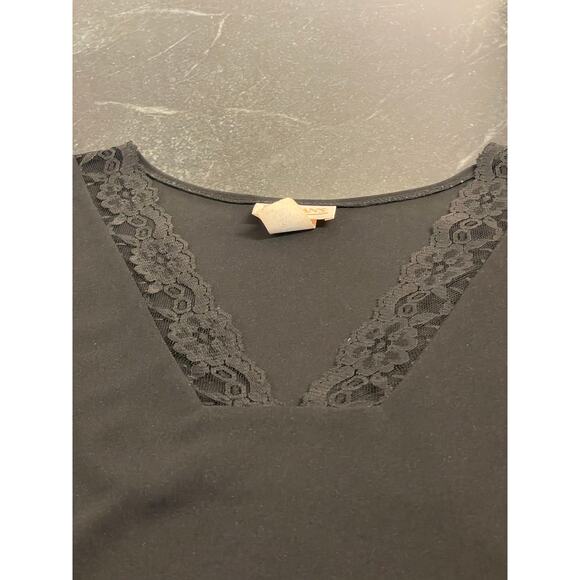 Roaman's Black v neck blouse with lace detail 28W - Picture 9 of 10